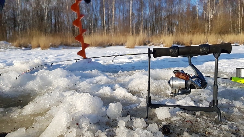 Зимний фидер со льда: секреты оснастки и техника ловли