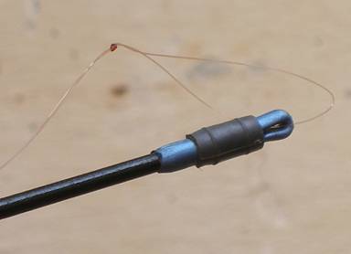Hoe een vislijn aan een vlieghengel te binden met en zonder connector?